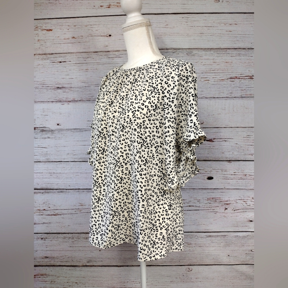 Doe & Rae Animal Print Blouse - Picture 6 of 10